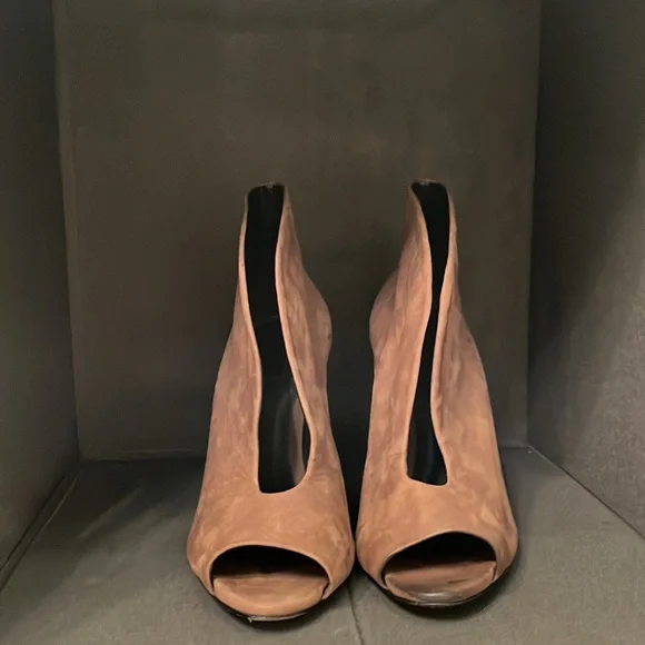 Schutz Nobuck Yucca Suede High Heel  Bootie Size 7.5 - Picture 3 of 9